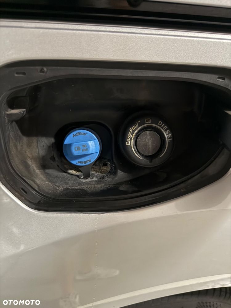Ford Tourneo Connect Grand - 22