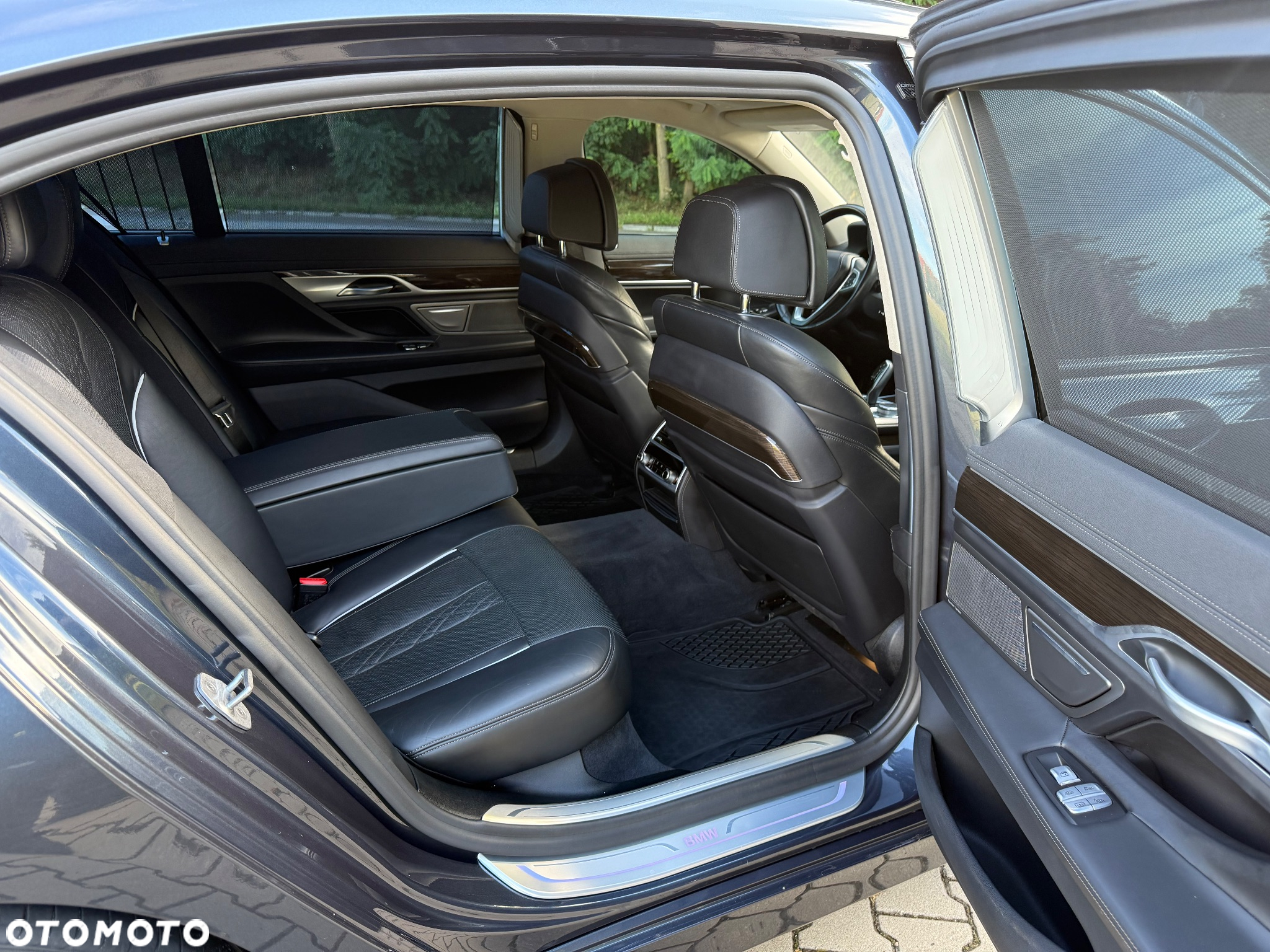 BMW Seria 7 740Li - 8