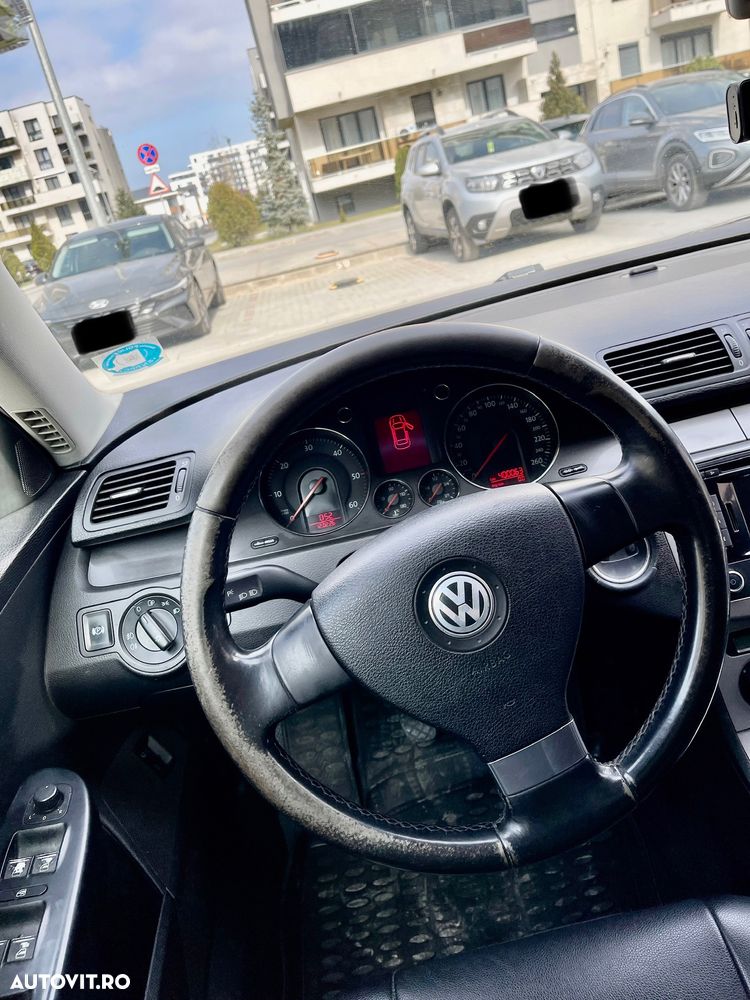 Volkswagen Passat 2.0 TDI Individual Chrom - 10