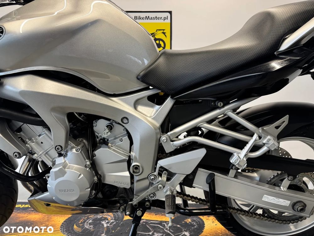 Yamaha FZ6 - 24