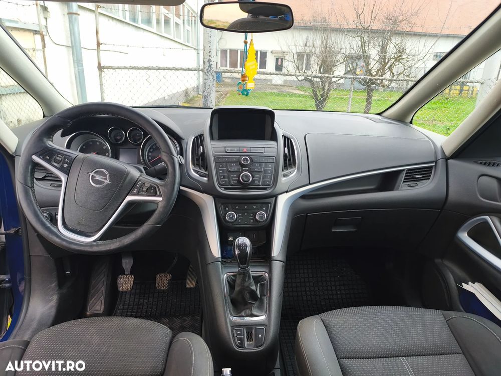 Opel Zafira - 8
