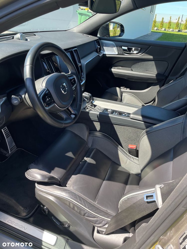 Volvo S60 T5 R-Design - 14