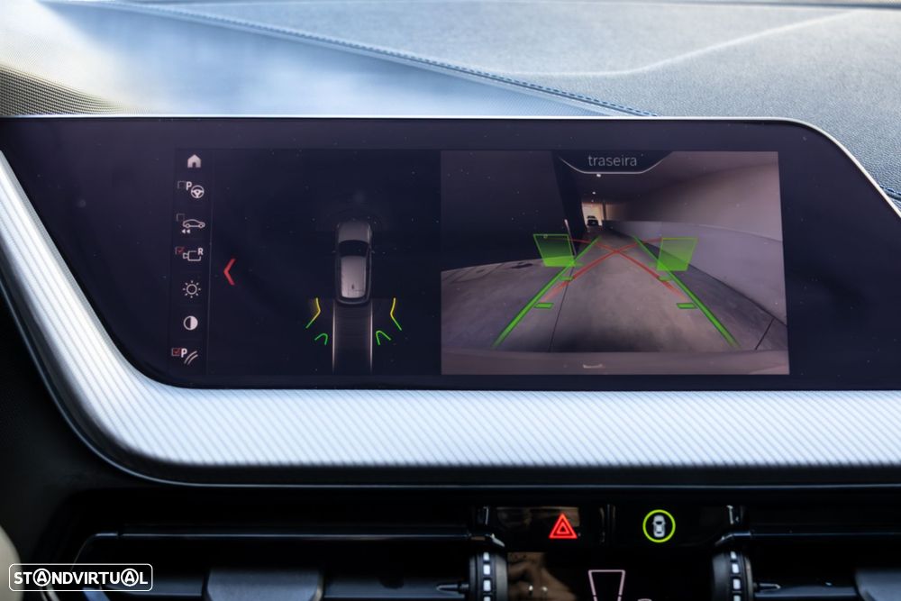 BMW 116 d Pack Desportivo M Auto - 42