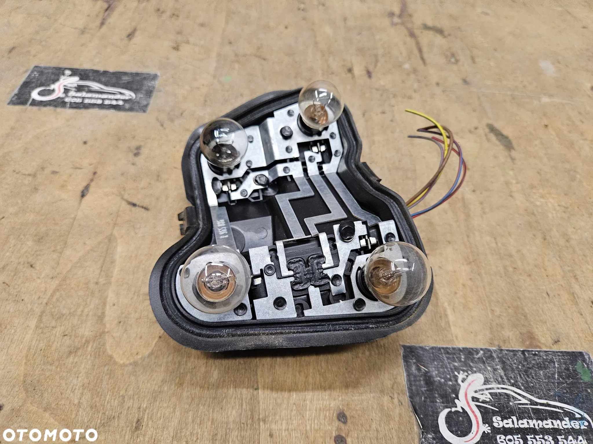 Wklad Lampa Lampy Oprawa Zarowki Mocowanie Tyl Prawy Tylne AUDI A4 B7 Sedan - 29