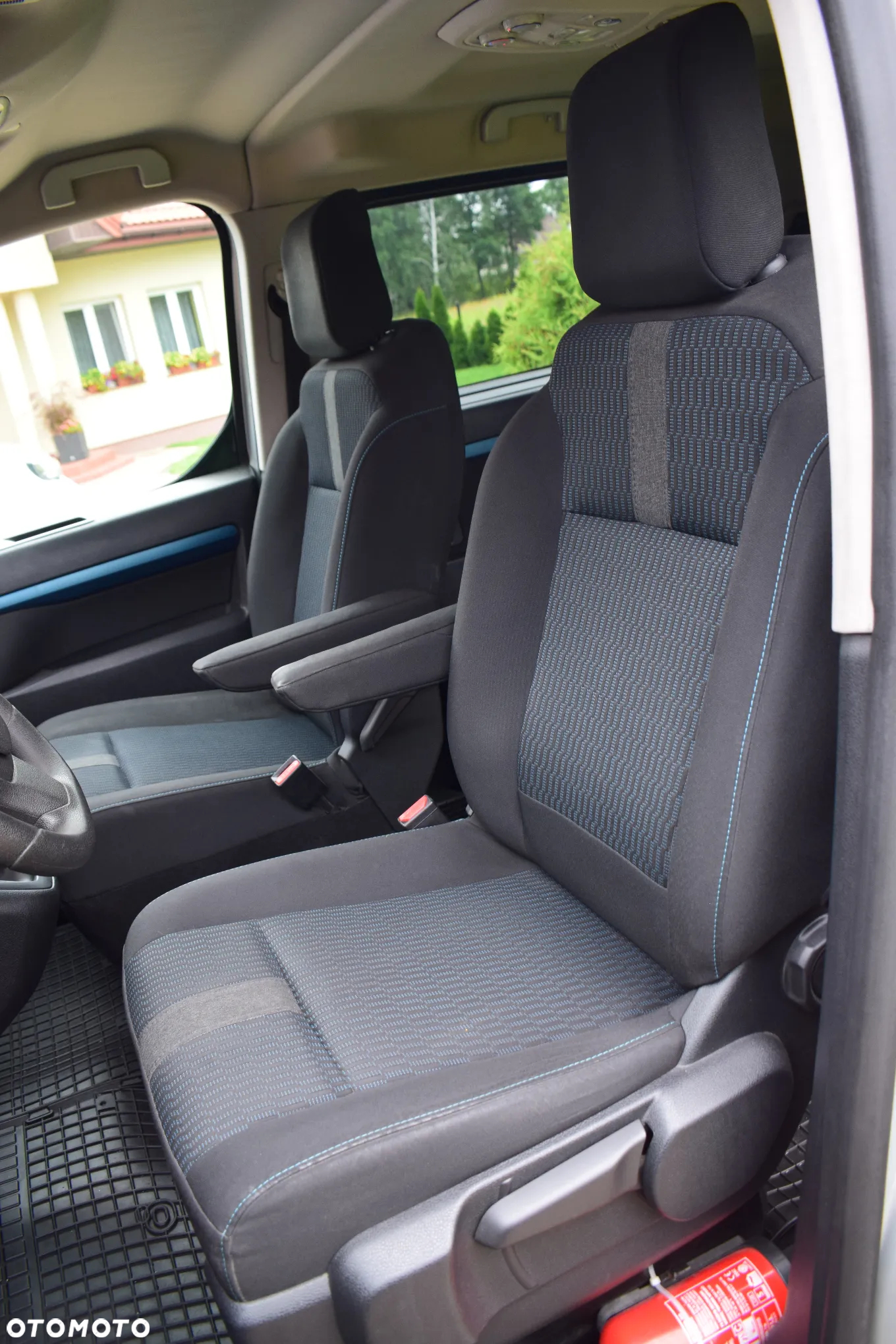 Peugeot Traveller 2.0 BlueHDi Long Active - 12