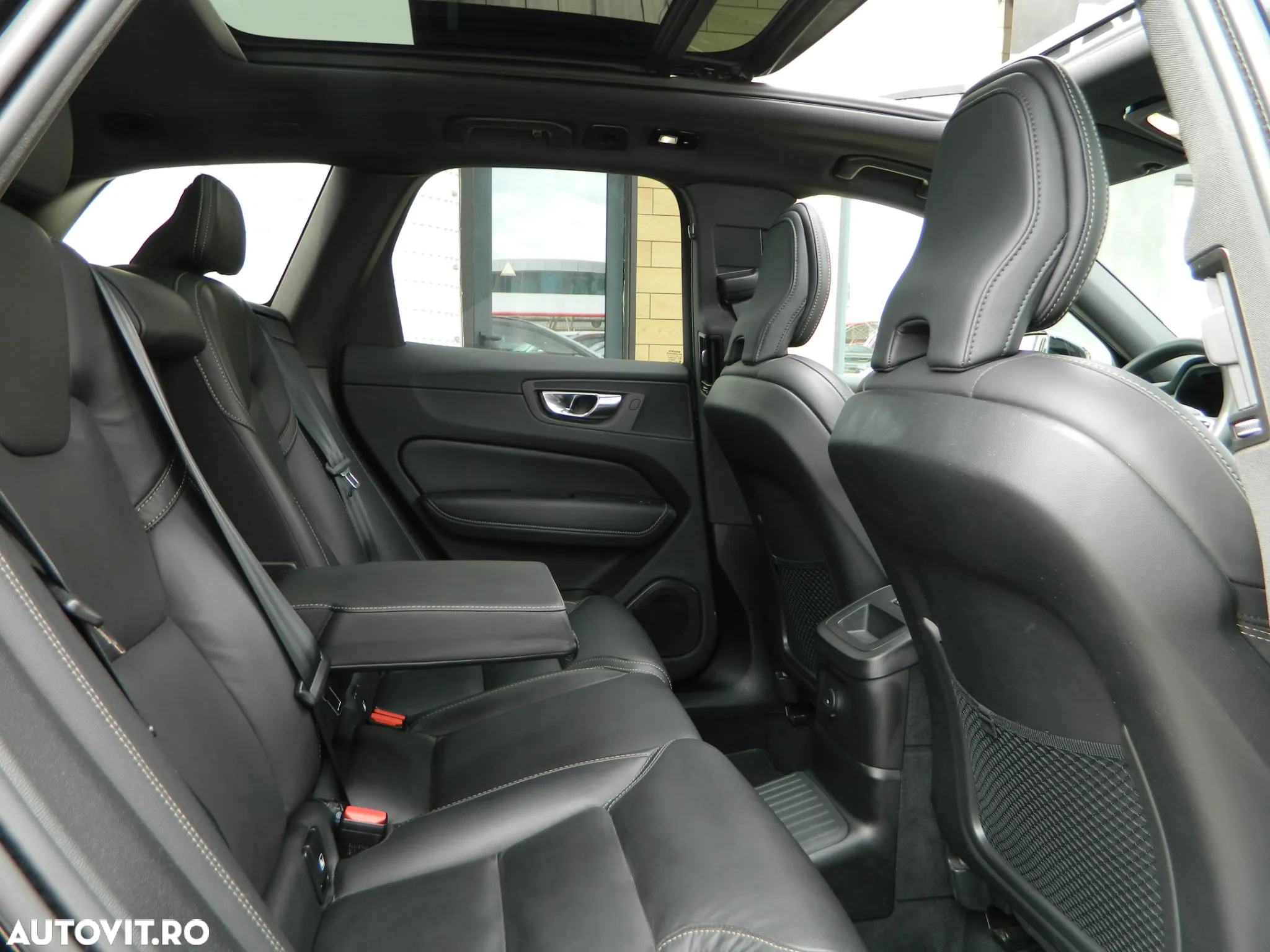 Volvo XC 60 Recharge T6 Twin Engine eAWD R-Design Expression - 15