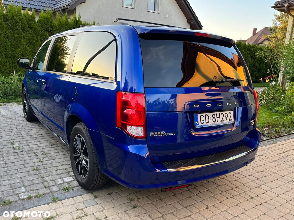 Dodge Grand Caravan 3.6 R/T - 6