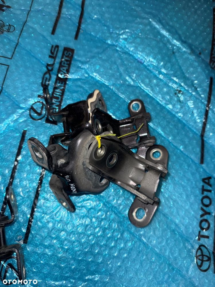 Zawiasy drzwi Lexus RX450h 09-15r. - 1