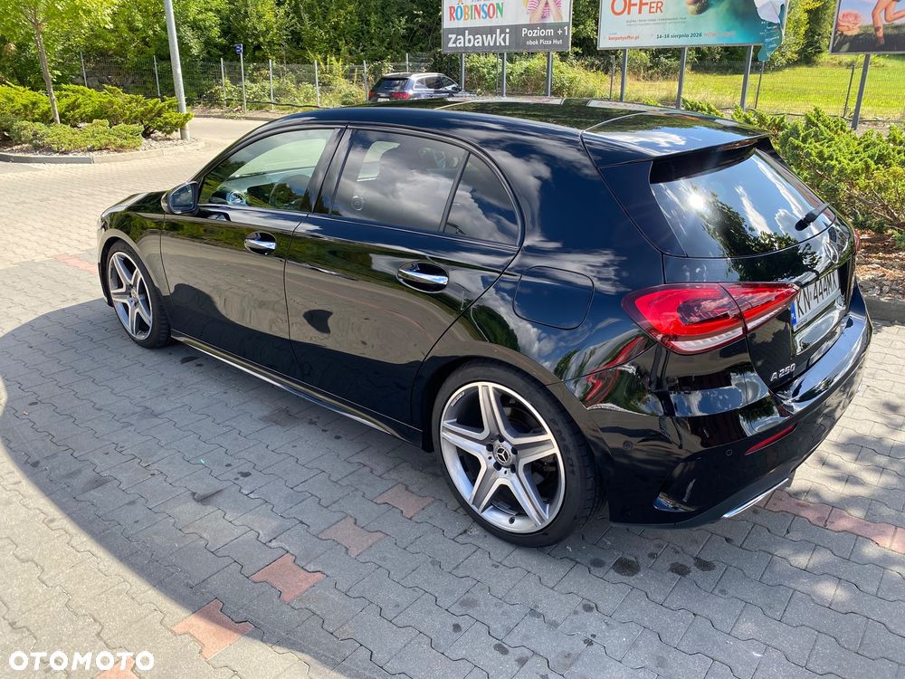 Mercedes-Benz Klasa A 250 Edycja specjalna 7G-DCT - 33