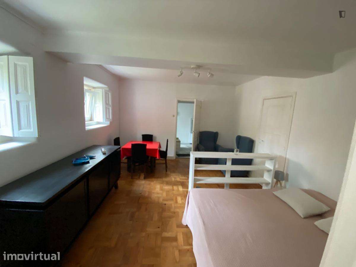 Estúdio - localizado em Coimbra - Grande imagem: 2/7