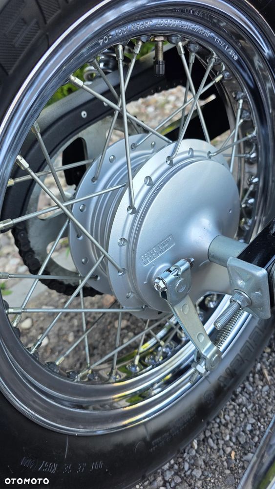Suzuki Intruder - 31