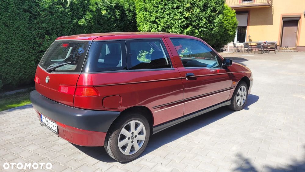 Alfa Romeo 145 1.6 L - 7