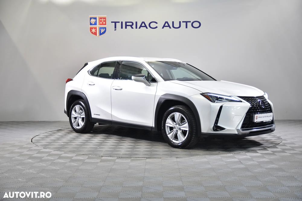 Lexus UX - 8