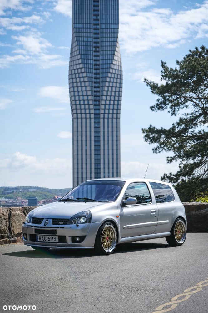 Renault Clio 2.0 16V Sport - 1