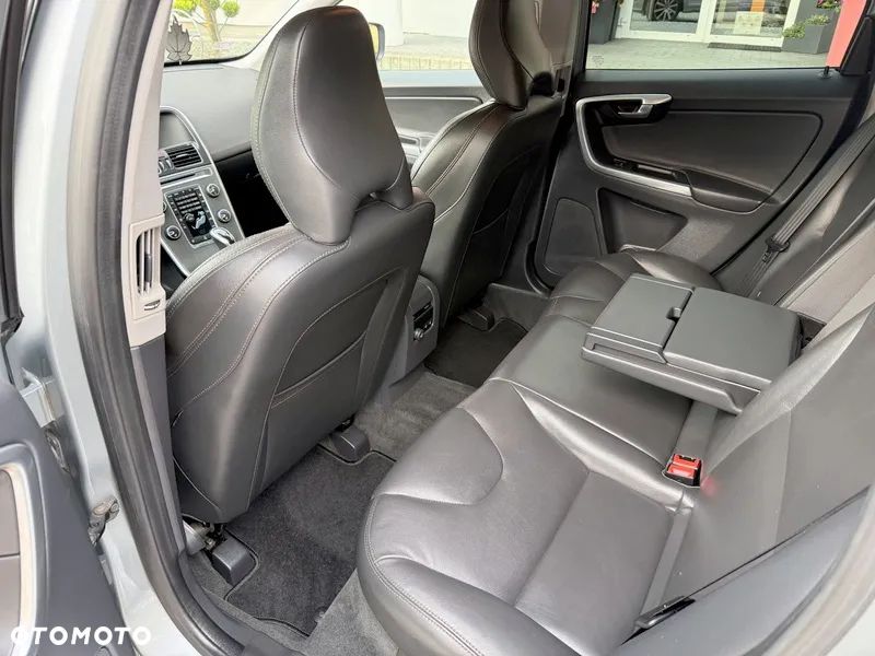 Volvo XC 60 D4 Geartronic Summum - 11