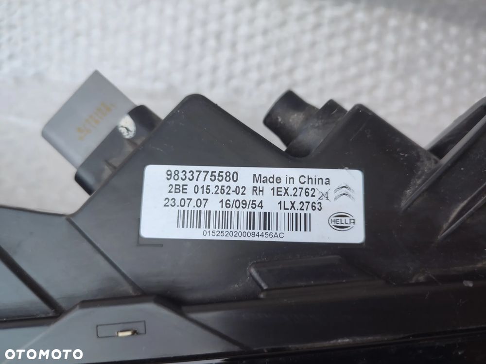 REFLEKTOR LAMPA LED DRL KIERUNKOWSKAZ PRAWY PRZÓD CITROEN C5X 9833775580 - 10