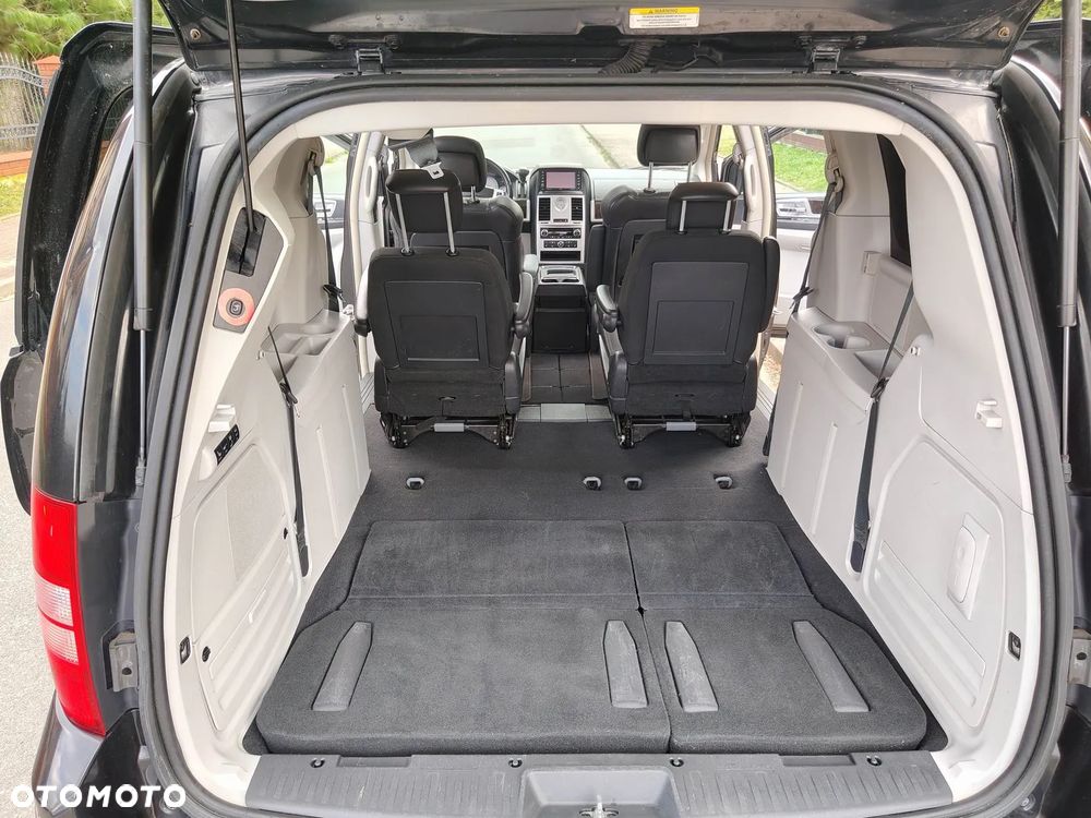 Chrysler Grand Voyager - 35
