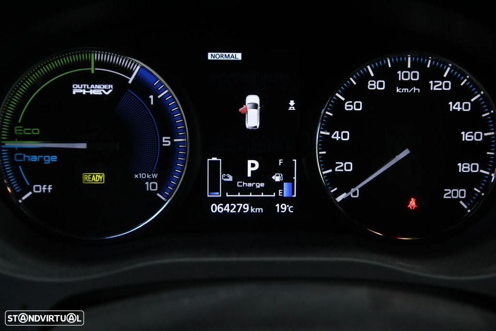 Mitsubishi Outlander 2.4 PHEV Instyle - 24