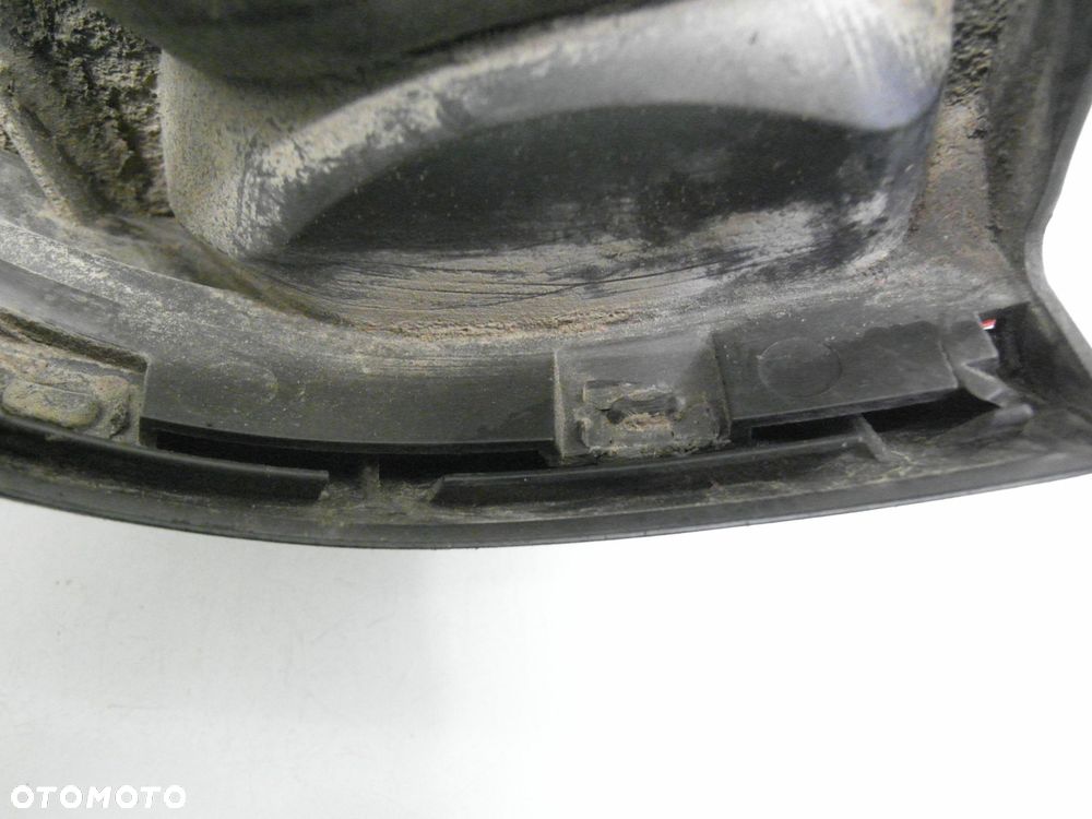 LAMPA LEWA TYLNA NISSAN TERRANO II (R20) 268550X000 - 2