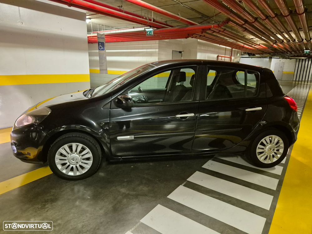 Renault Clio 1.2 16V Dynamique S - 1