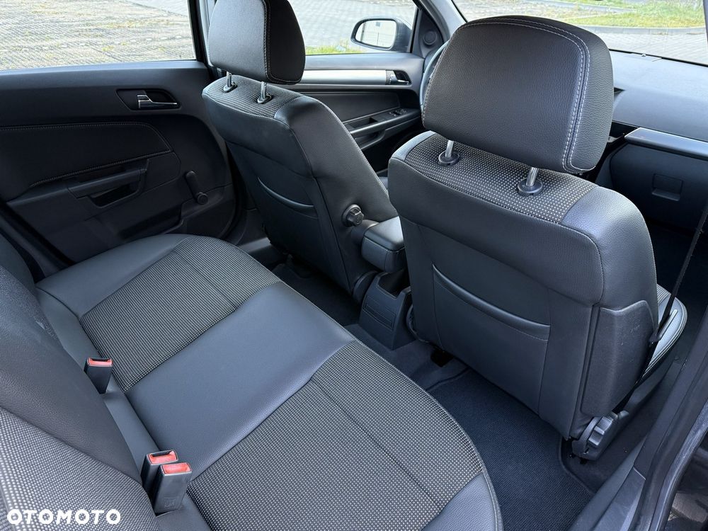 Opel Astra 1.8 Innovation - 22