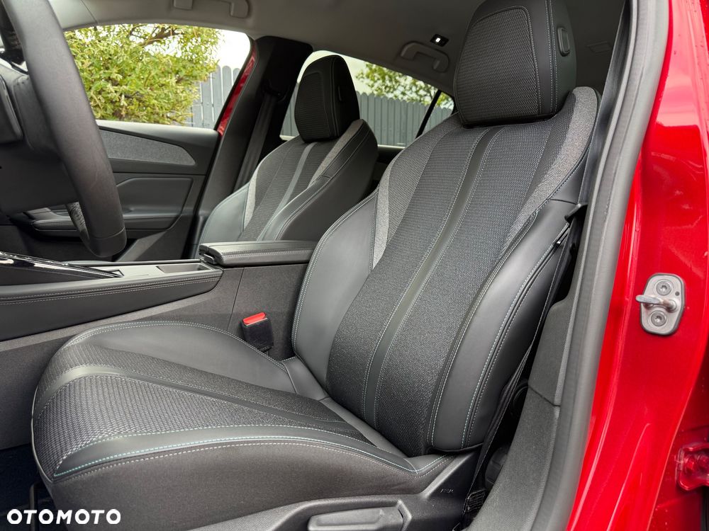 Peugeot 308 Plug-In Hybrid 180 e-EAT8 GT - 7