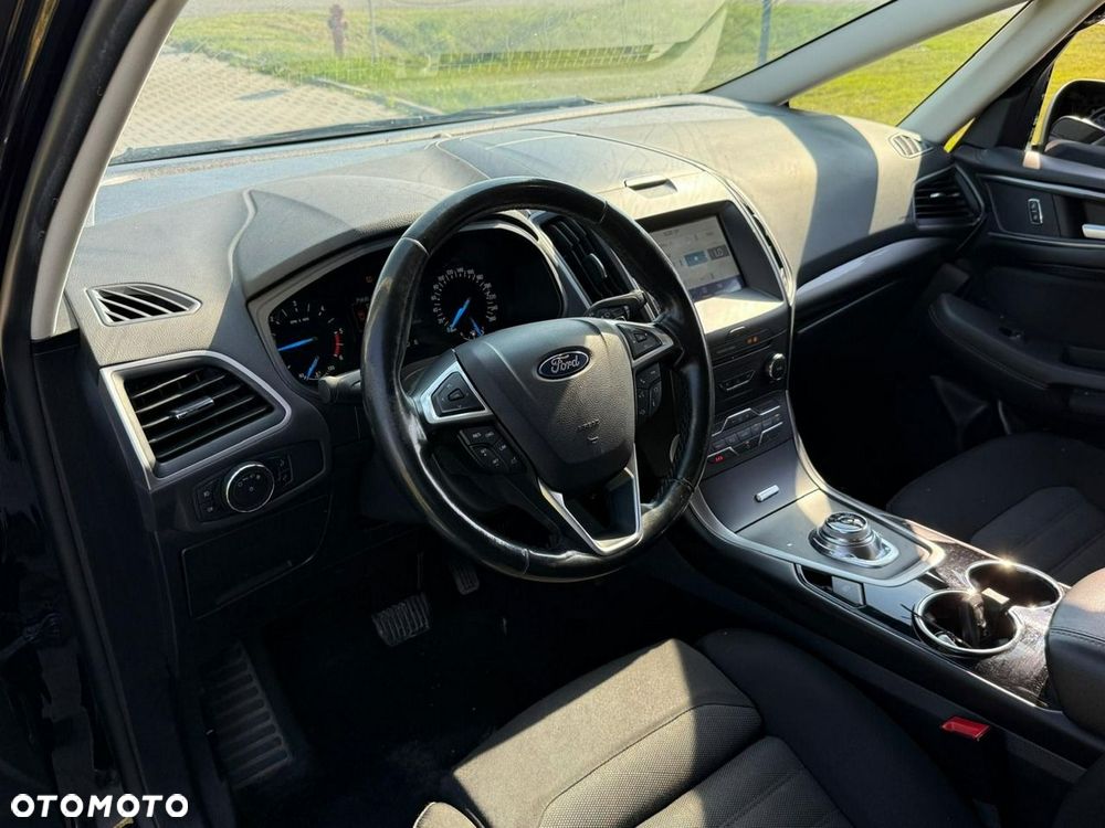 Ford S-Max - 13