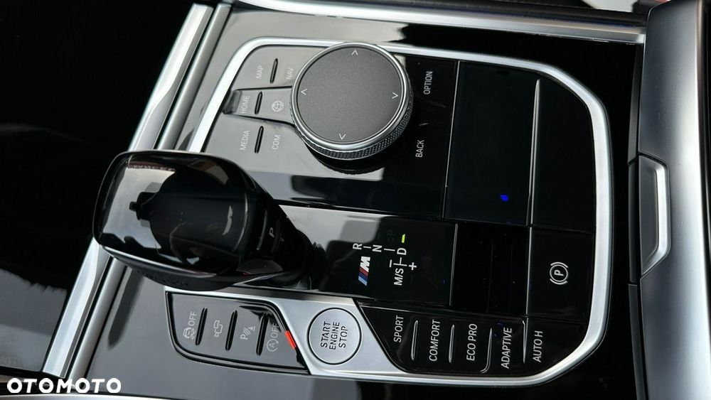 BMW Seria 8 - 32