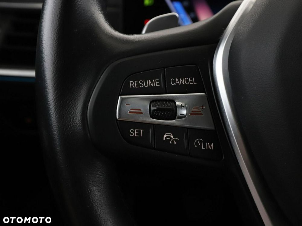 BMW Seria 3 320e PHEV xDrive - 36