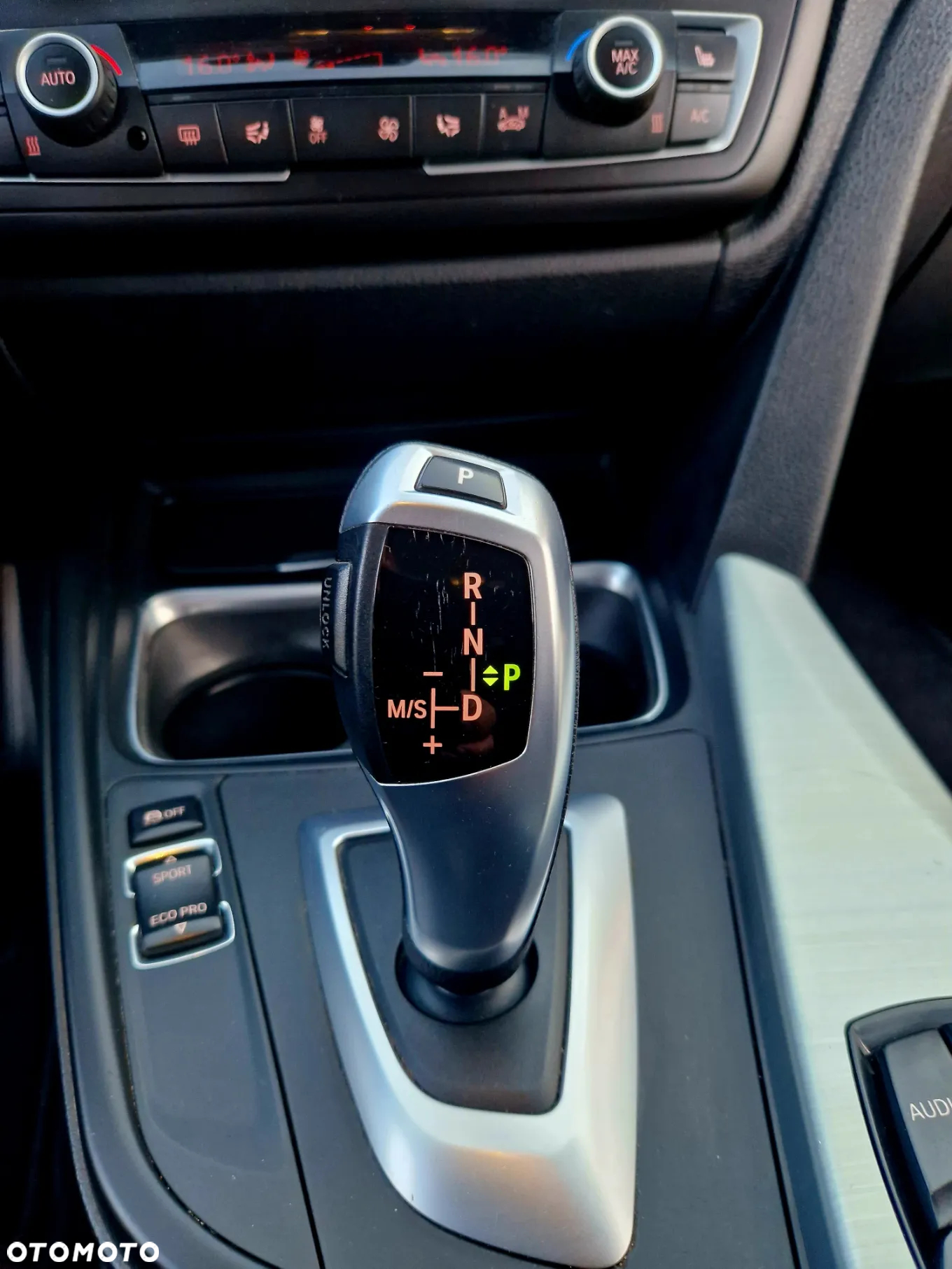 BMW Seria 3 320d Touring Sport Line - 25