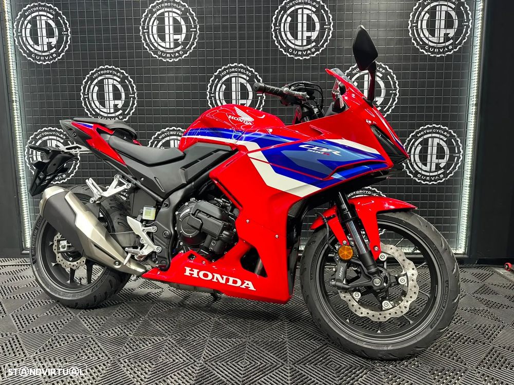 Honda CBR 500 R E-CLUTCH 2026 - 1
