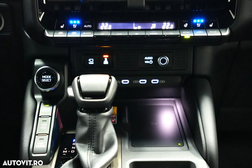 Toyota Land Cruiser - 13