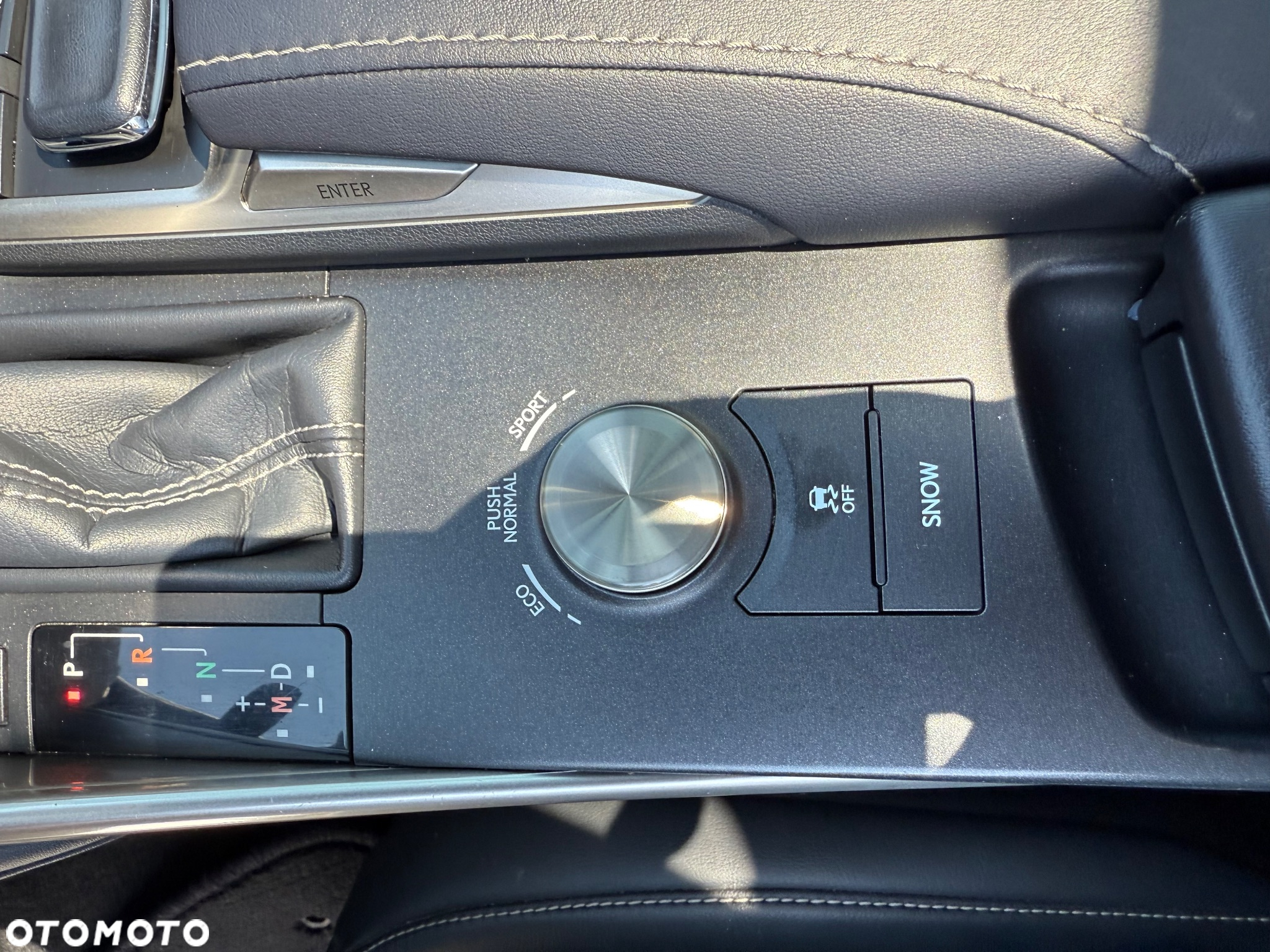 Lexus IS 200t / 300 F Sport - 19