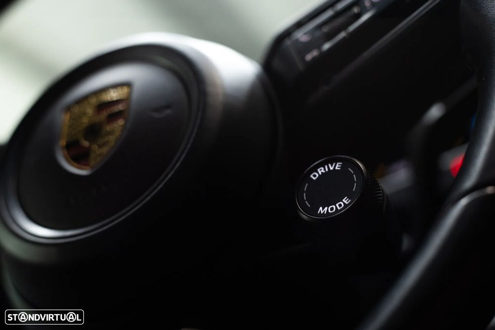 Porsche Taycan Turbo S - 30