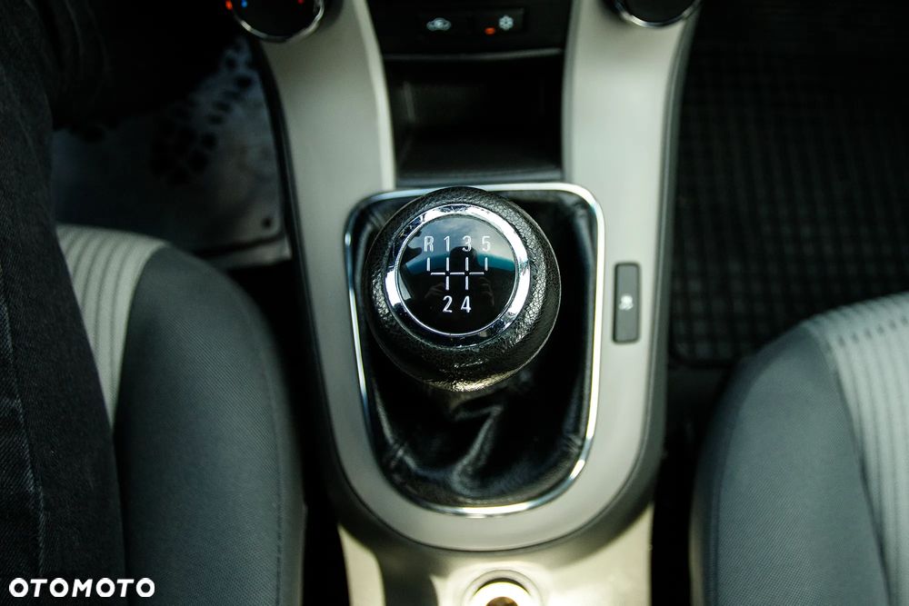 Chevrolet Cruze 1.6 LS - 20