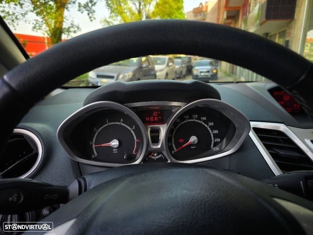 Ford Fiesta 1.25 Titanium - 23