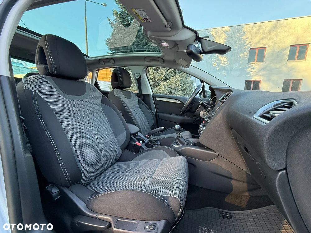 Citroën C4 e-HDi 115 Exclusive - 18