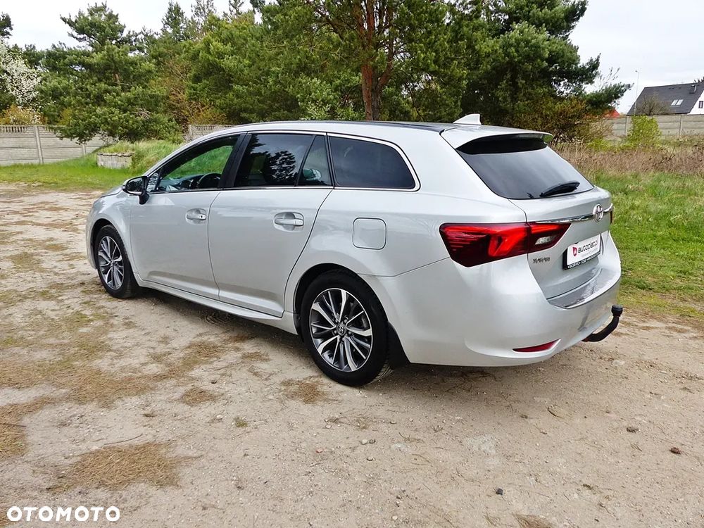 Toyota Avensis 2.0 D-4D Premium - 12