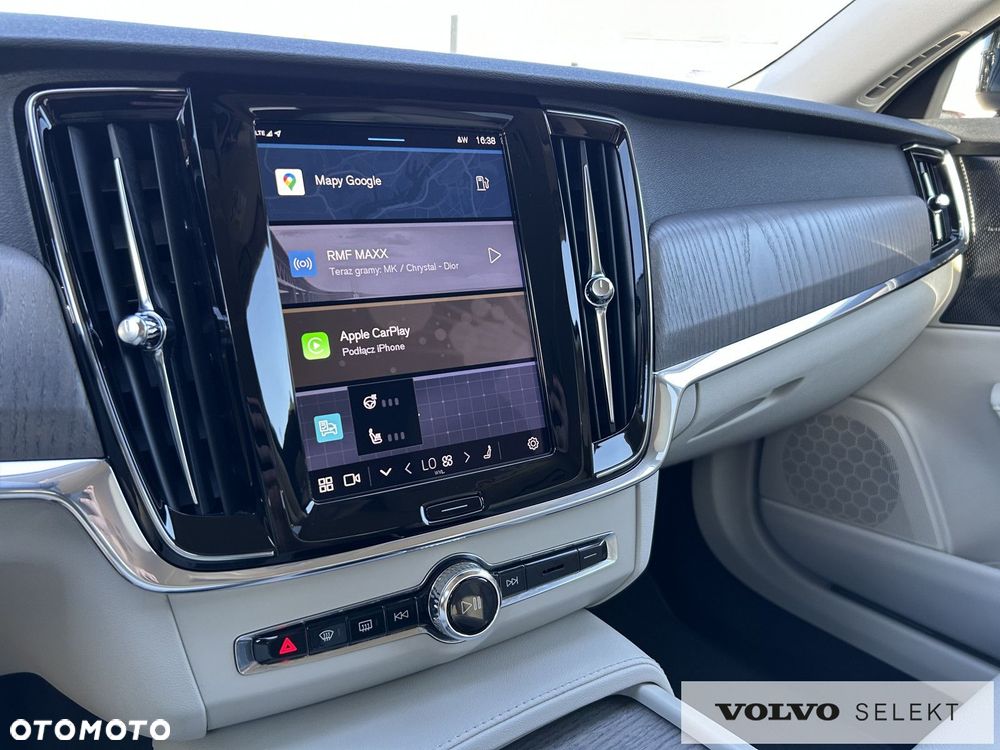 Volvo V90 Cross Country - 14