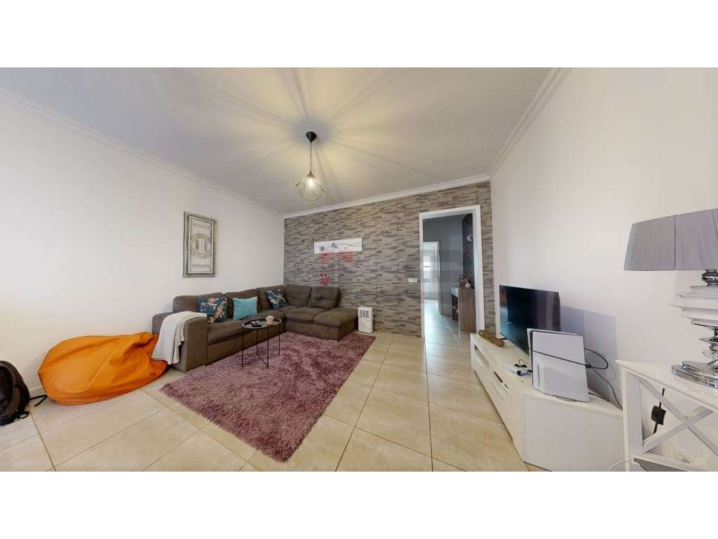 Moradia T3+1 no Centro de Ponta Delgada | Licença de Alojamento Loc... - Grande imagem: 2/16