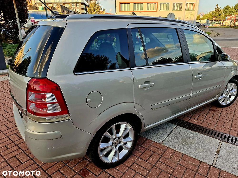 Opel Zafira 1.8 Cosmo - 8