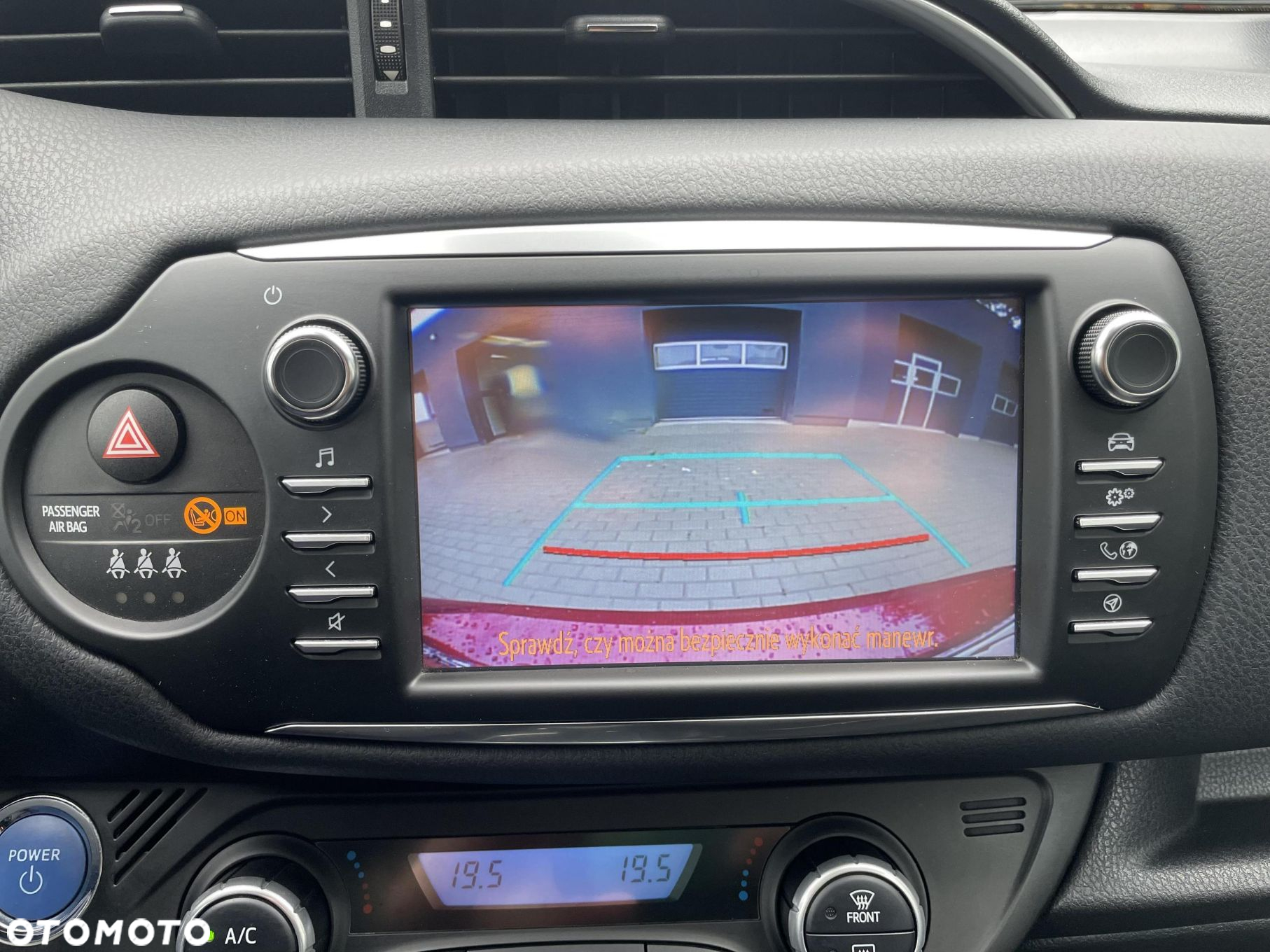 Toyota Yaris - 25