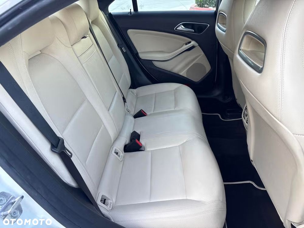 Mercedes-Benz CLA - 22