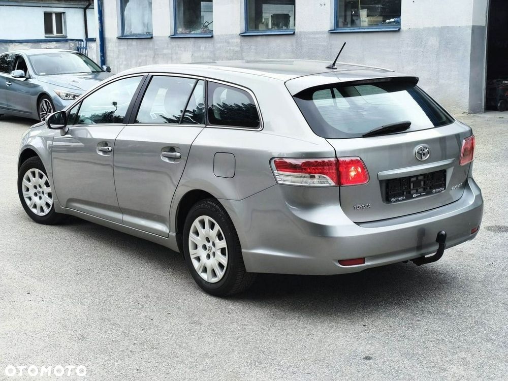 Toyota Avensis - 3