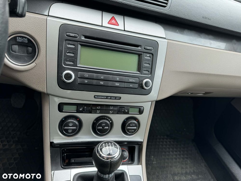 Volkswagen Passat 1.6 Exclusive - 5