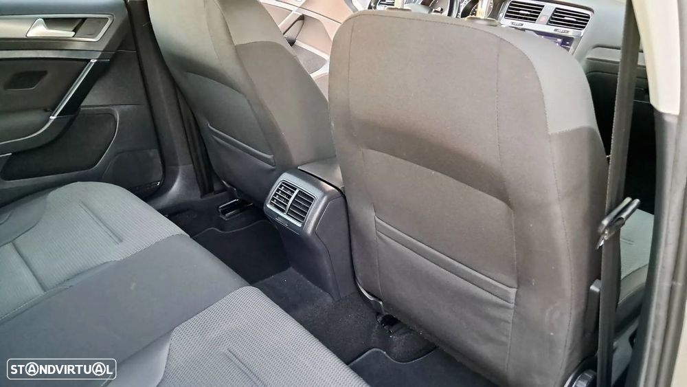 VW Golf Variant 1.6 TDi Confortline - 24