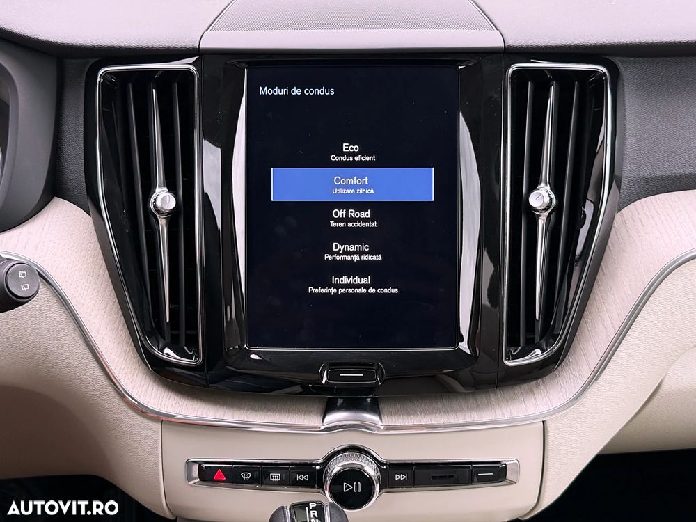 Volvo XC 60 D5 AWD Geartronic Inscription - 34