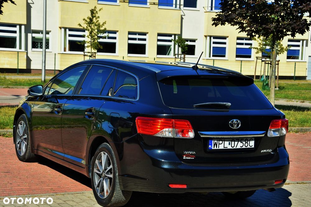 Toyota Avensis 2.0 D-4D Executive - 8