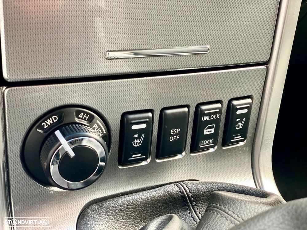 Nissan Navara 2.5 dCi CD XE 4WD - 25