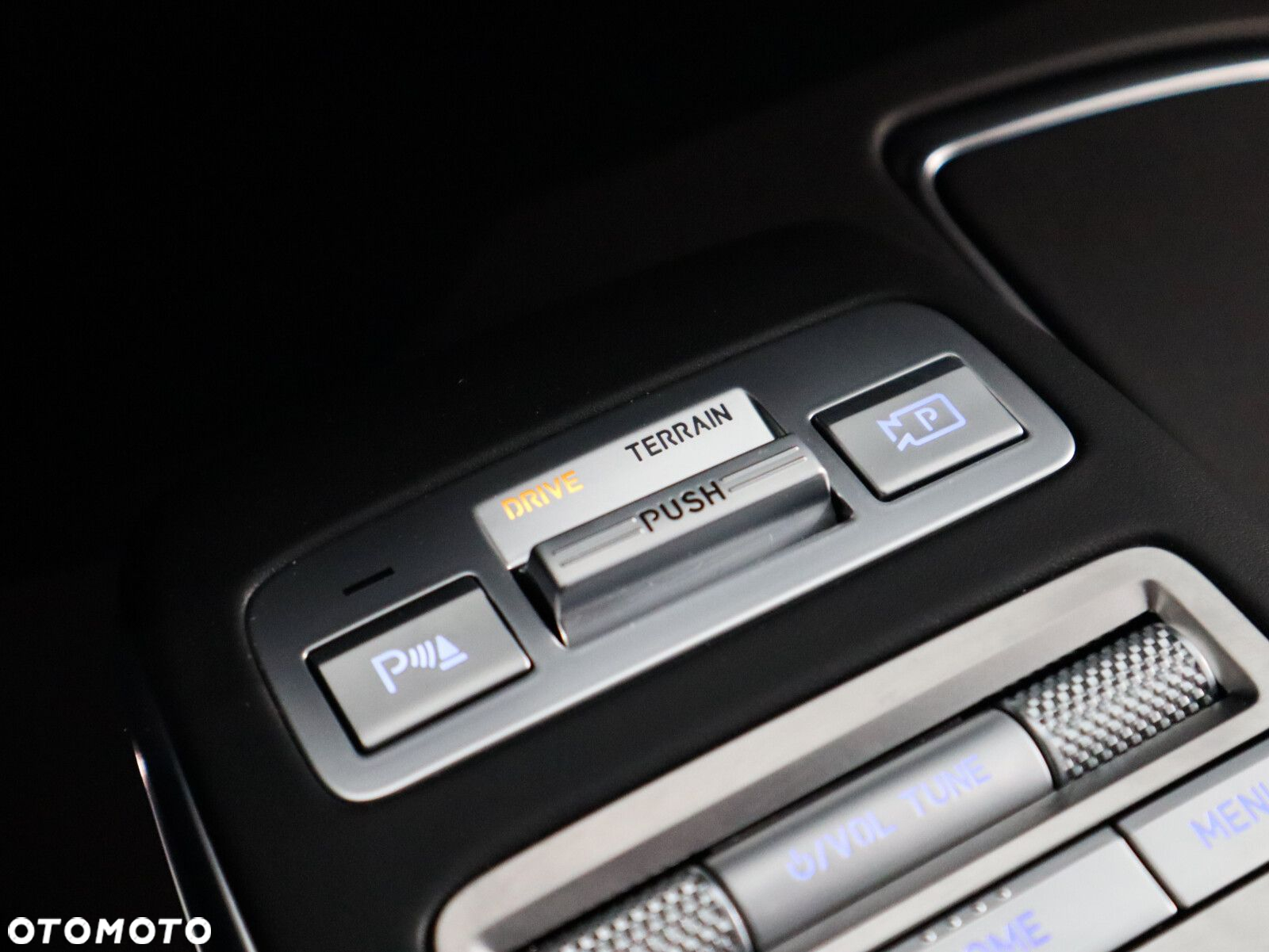 Genesis GV70 2.5T AWD AT8 Luxury Line - 33